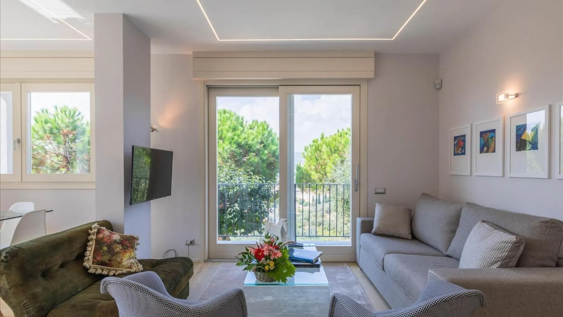 Luxury Apartments In Modern Villa Imperia 0*,