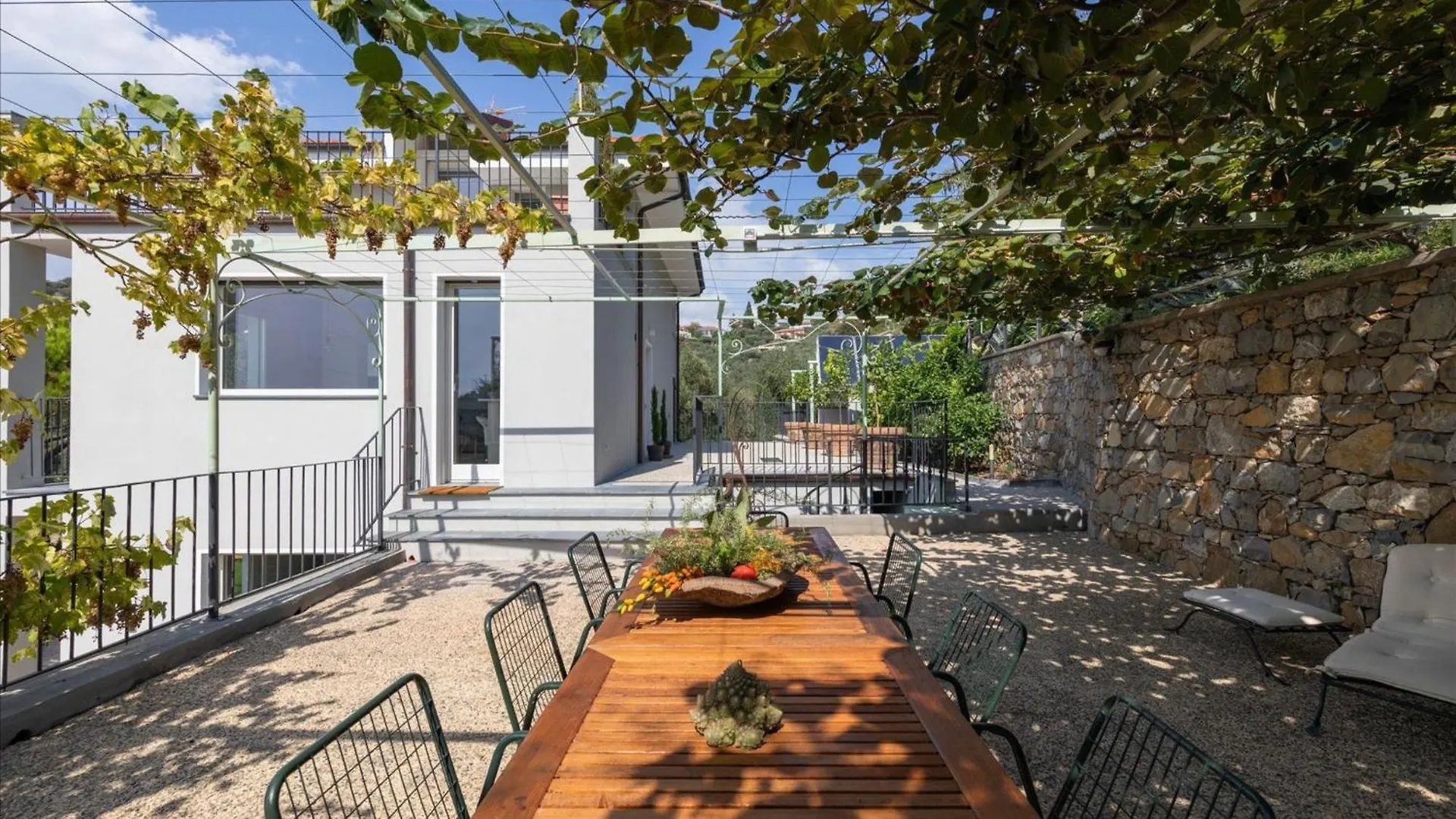 Luxury Apartments In Modern Villa Imperia İtalya
