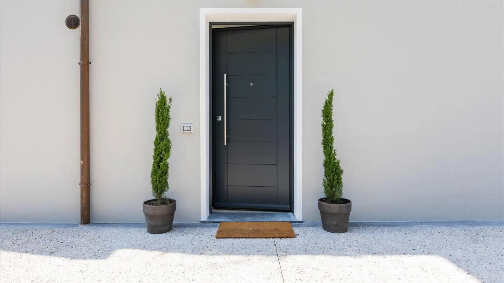Luxury Apartments In Modern Villa Imperia